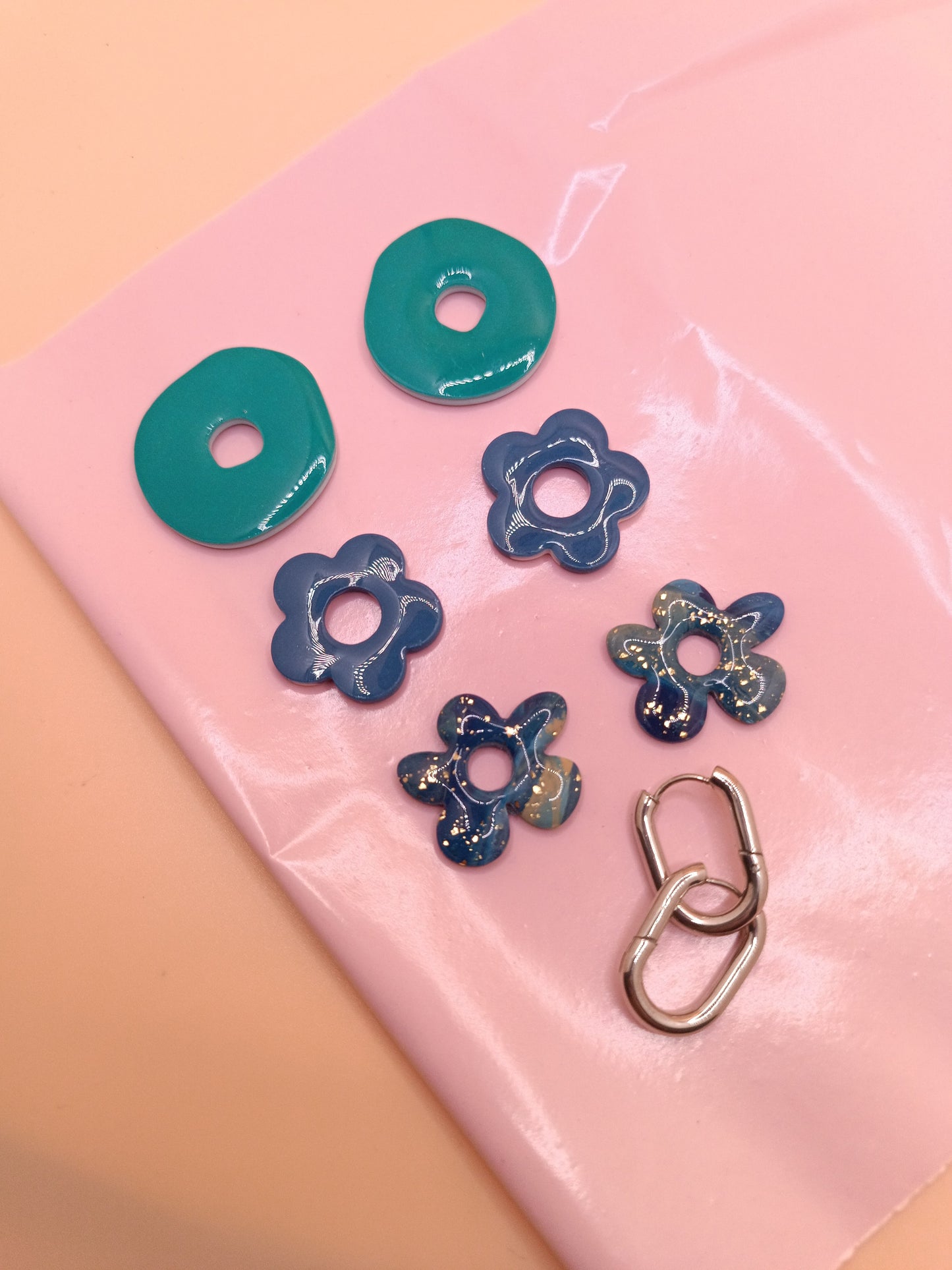 Lot de 3 interchangeables + créoles + macaron